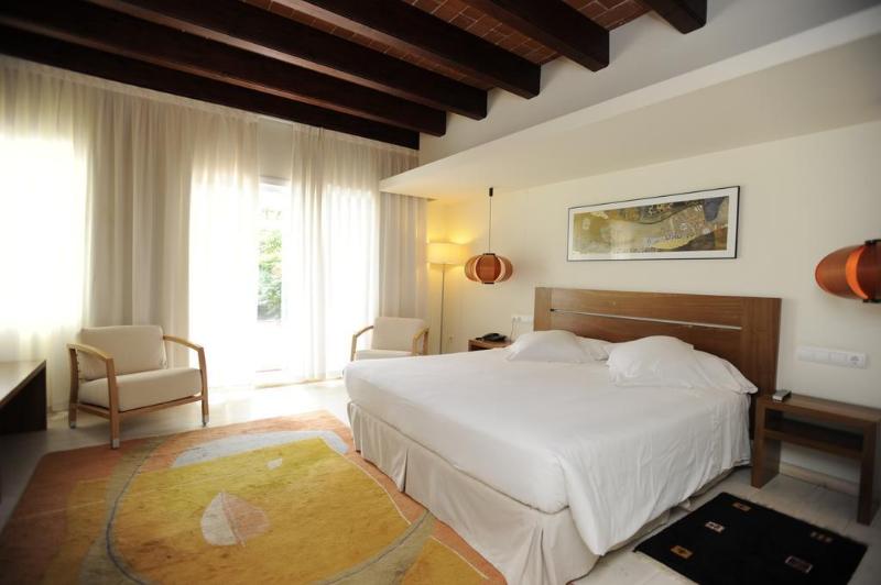 hotel tancat de codorniu