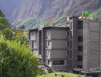 Hotel Vasudeva Inn,Dehradun>>Chamoli,2.5 star