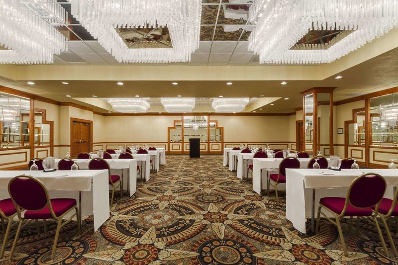 embassy suites hotel winston salem