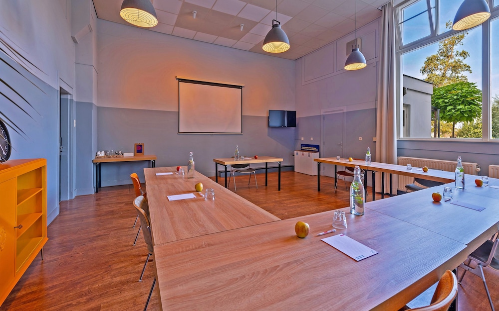 stayokay haarlem hostel