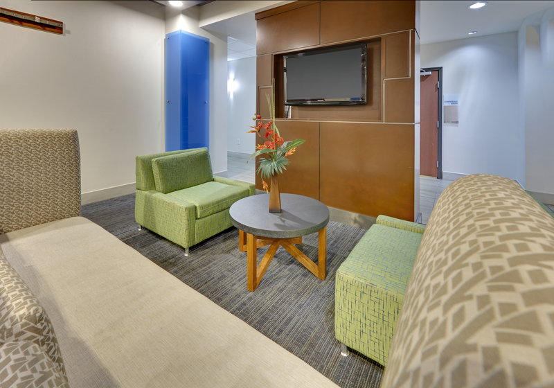 holiday inn express and suites denton north by ihg