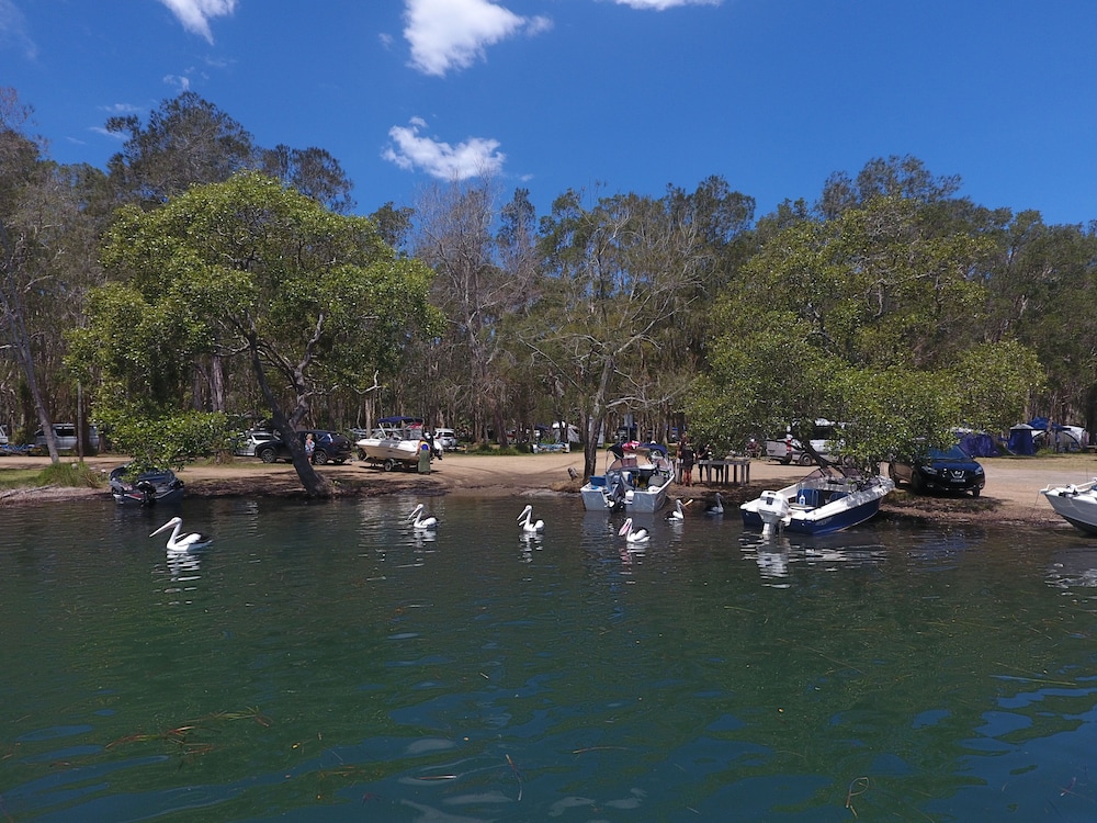 lanis holiday island caravan park