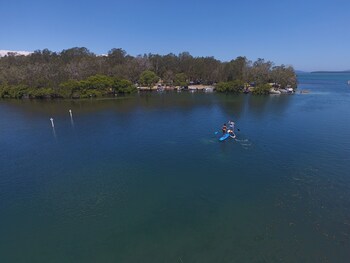 lanis holiday island caravan park