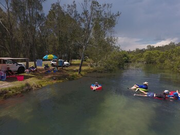 lanis holiday island caravan park