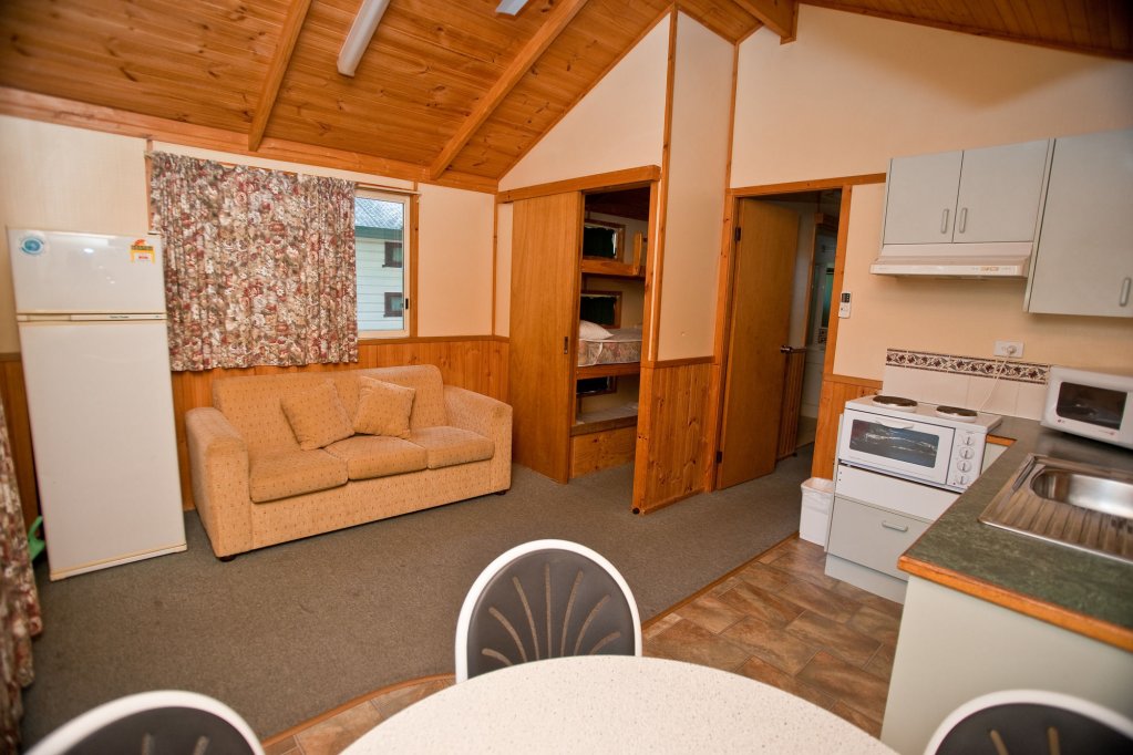 lanis holiday island caravan park