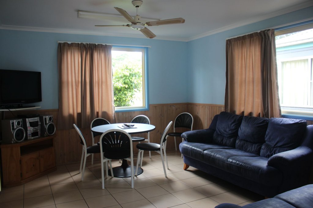 lanis holiday island caravan park