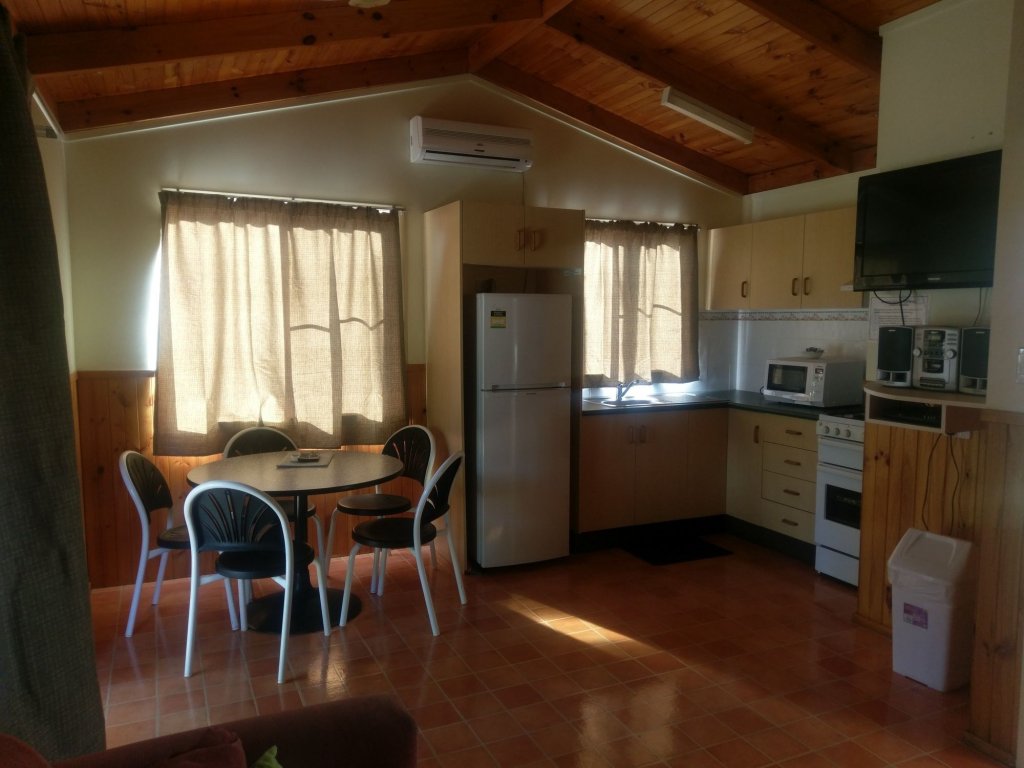 lanis holiday island caravan park