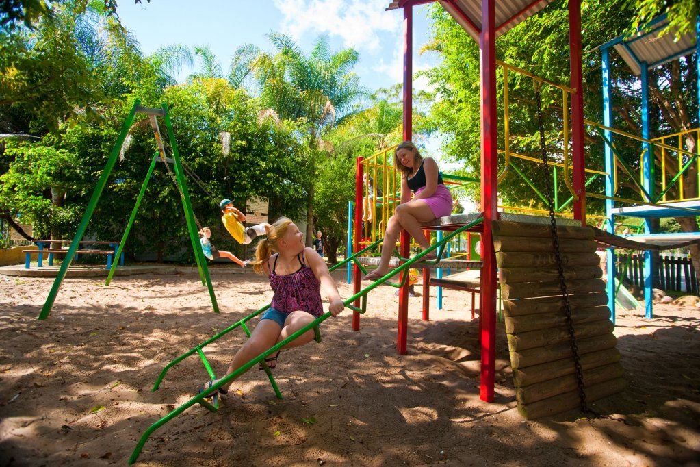 lanis holiday island caravan park