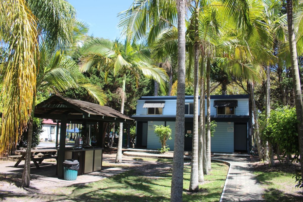 lanis holiday island caravan park