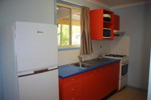 lanis holiday island caravan park