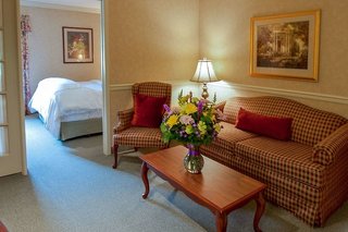 Traditions Hotel & Spa,Near Oakdale Mall,4 star