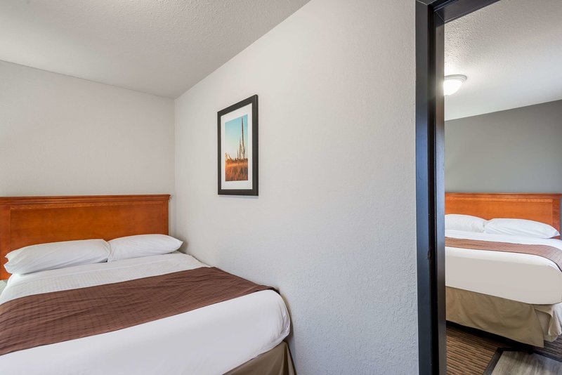 super 8 by wyndham grande prairie