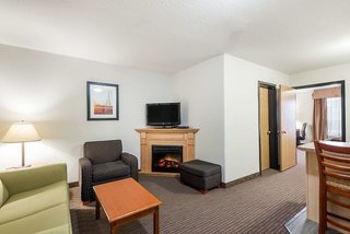 super 8 by wyndham grande prairie