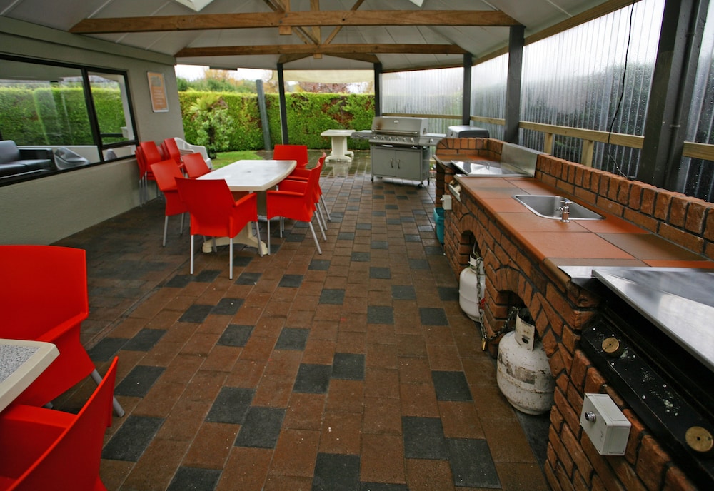 taupo debretts spa resort