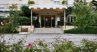 Villa Maria Hotel & Spa,Near Provincial Nature Reserve Pineta Dannunziana,4 star