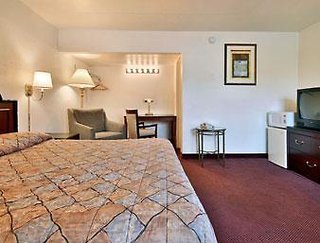 Super 8 By Wyndham Millbury/Toledo,Ohio>>Millbury,2.5 star