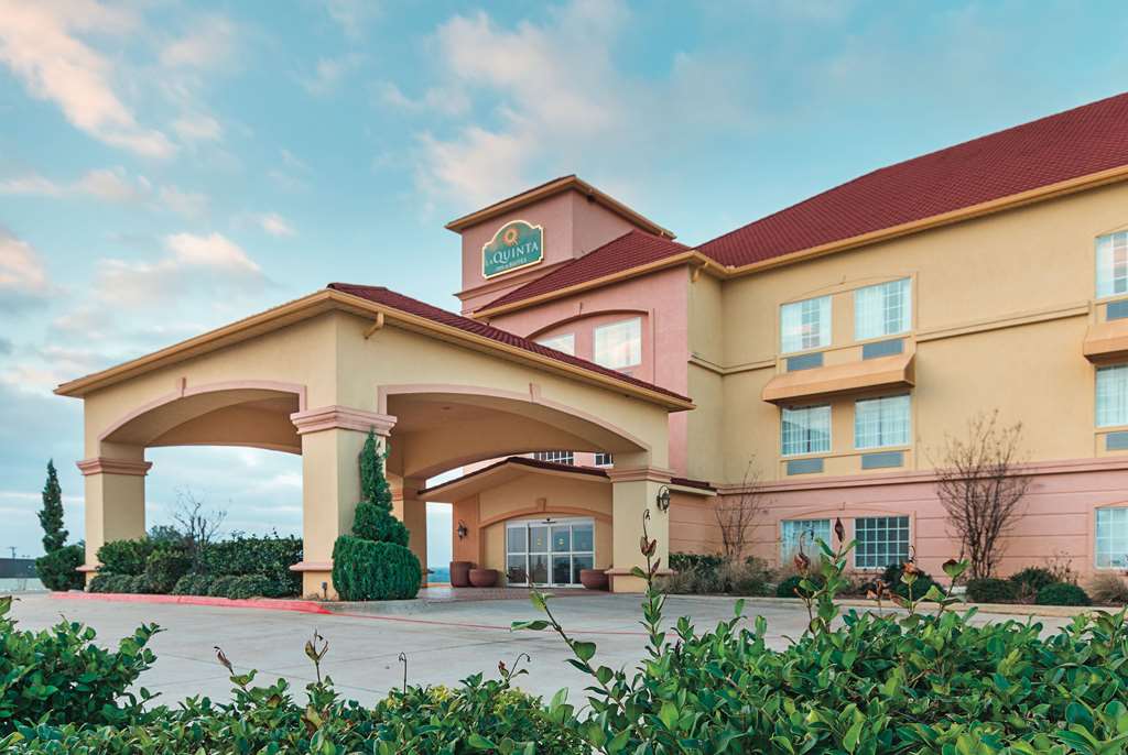 La Quinta Inn & Suites By Wyndham Glen Rose