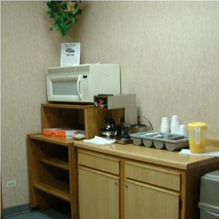 Red Carpet Inn Great Lakes,Near James Lovell Federal Health Care Center,2 star