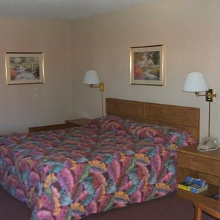Red Carpet Inn Great Lakes,Near James Lovell Federal Health Care Center,2 star