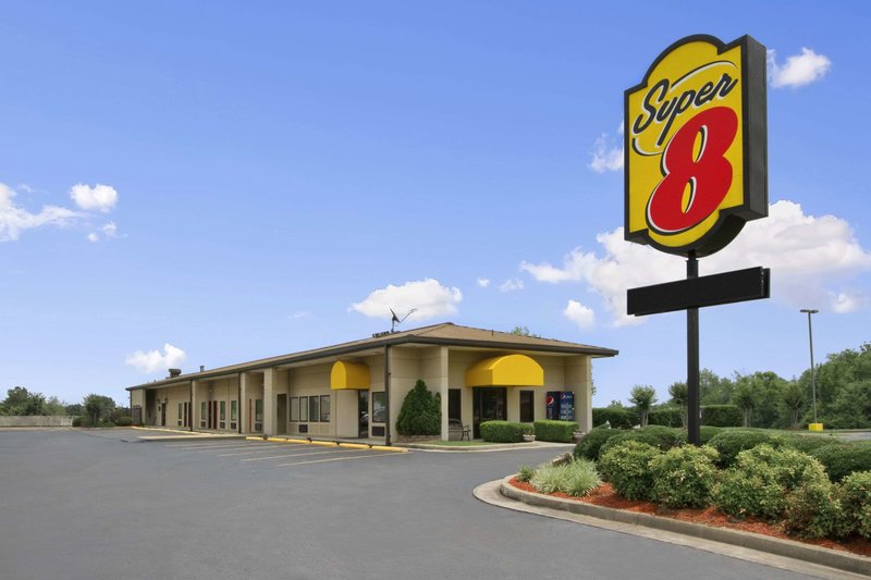 Super 8 By Wyndham Tupelo Airport