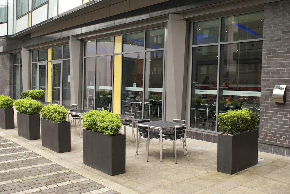 holiday inn express manchester city centre arena by ihg