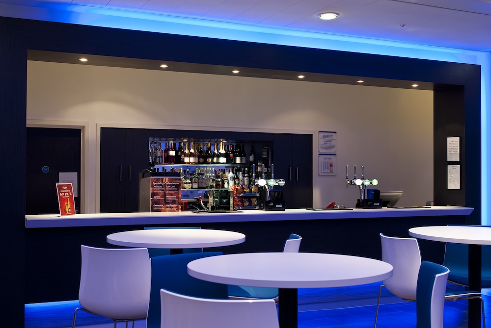 holiday inn express manchester city centre arena by ihg