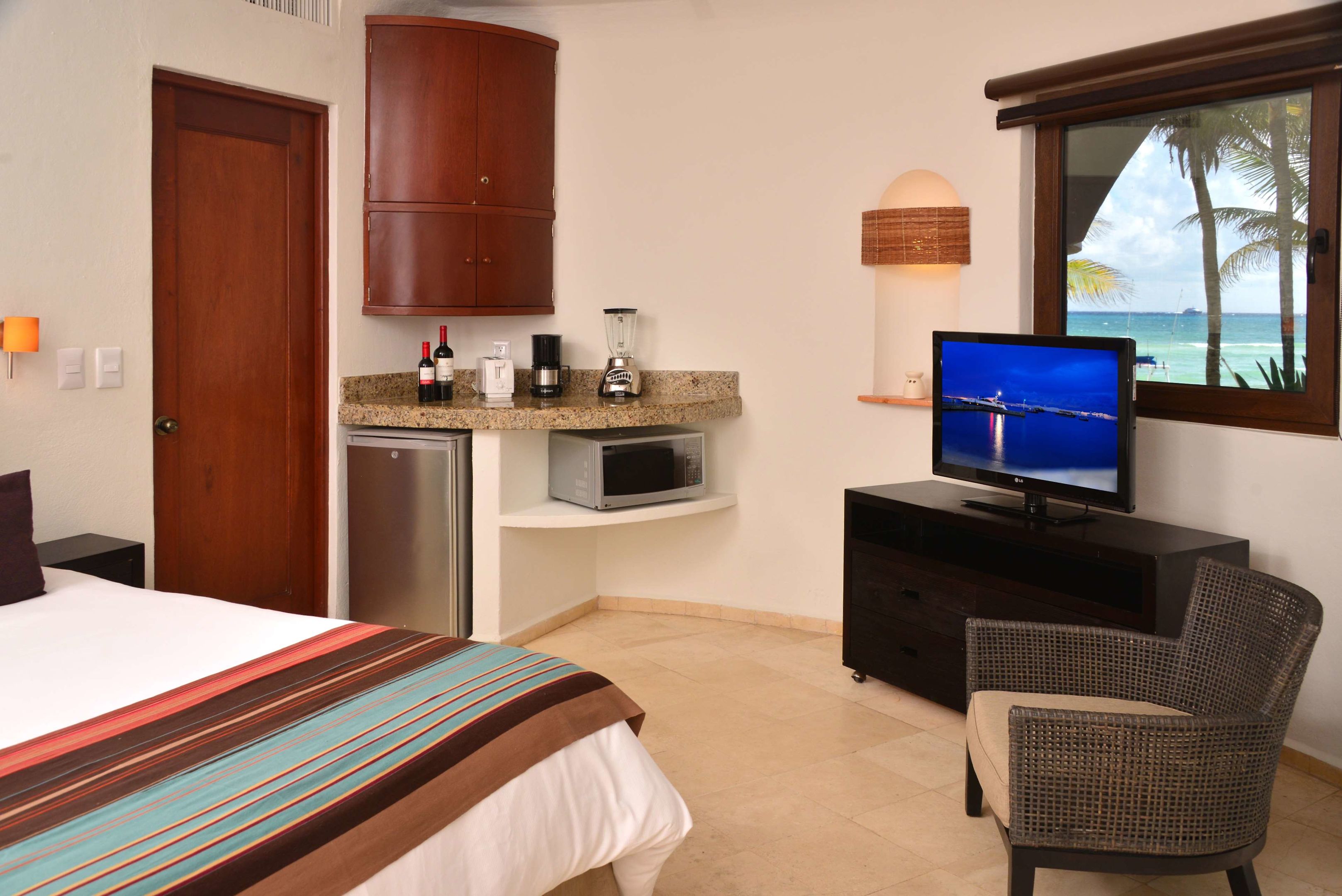 playa palms beach hotel