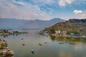 prince of kashmir luxury houseboat