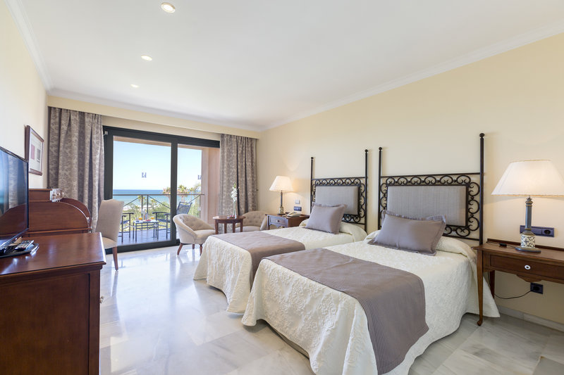hipotels barrosa palace and spa