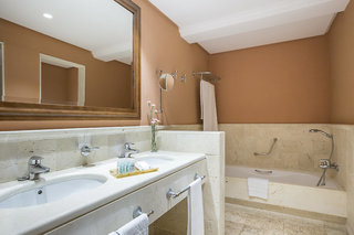 hipotels barrosa palace and spa