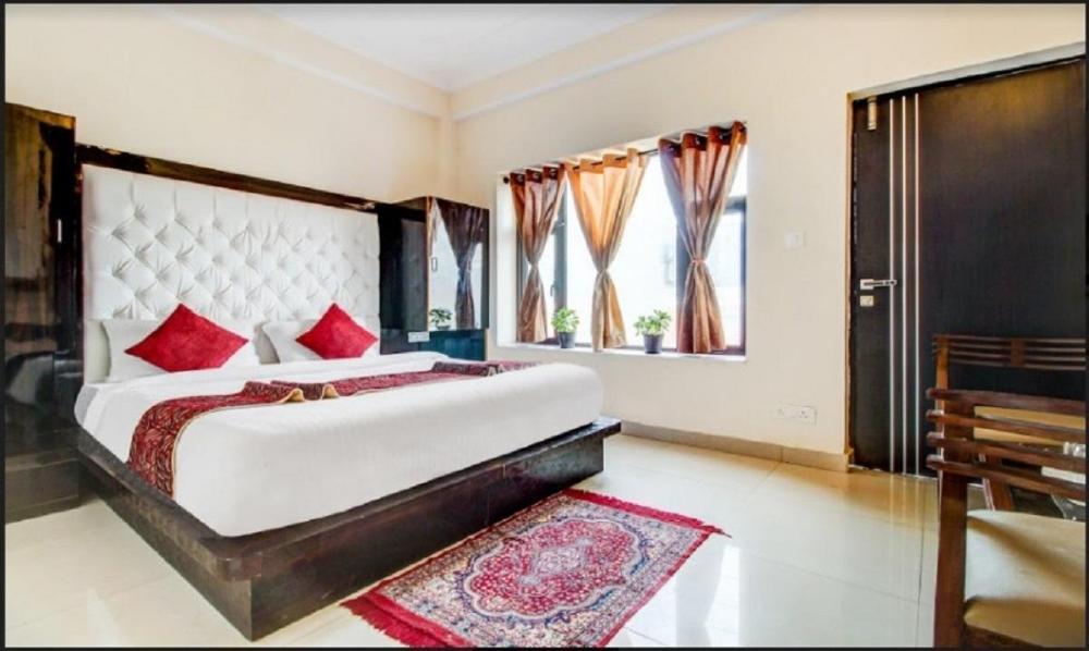 hilltop courtyard family suites for 1 to 6 people