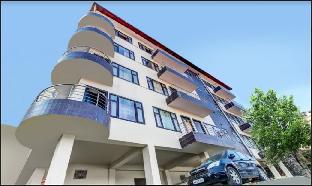 hilltop courtyard family suites for 1 to 6 people