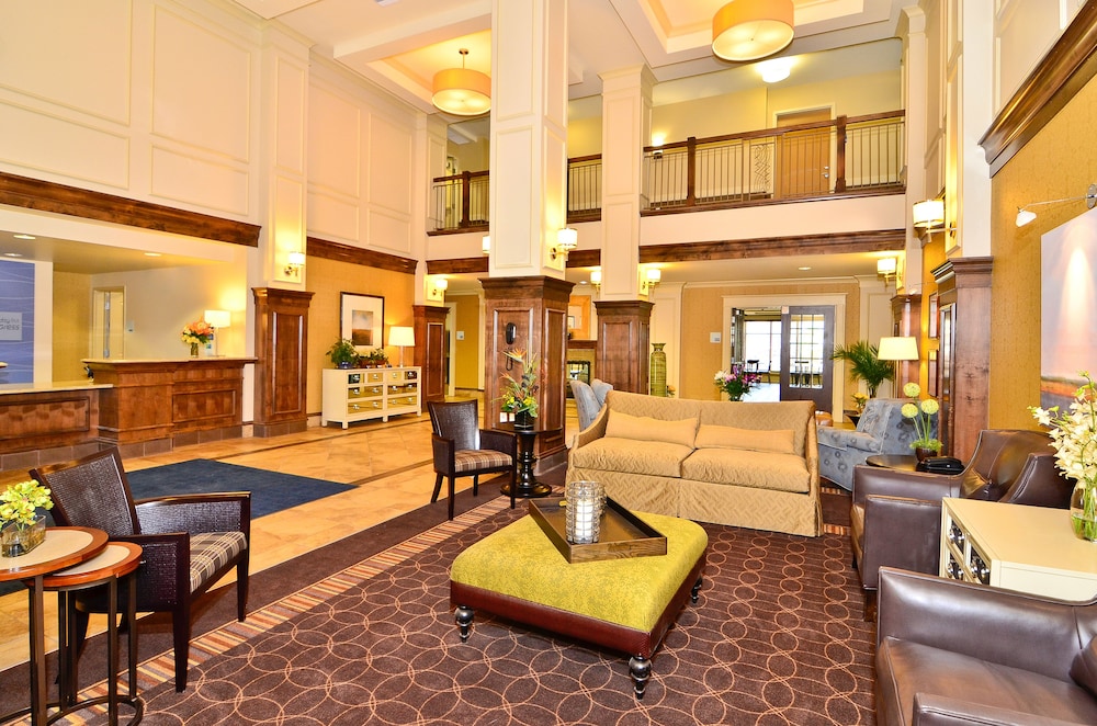 holiday inn express and suites williston by ihg