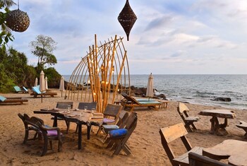 the narima bungalow resort