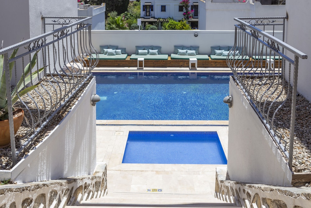 la brezza suite and hotel