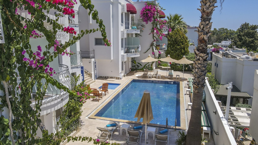 la brezza suite and hotel