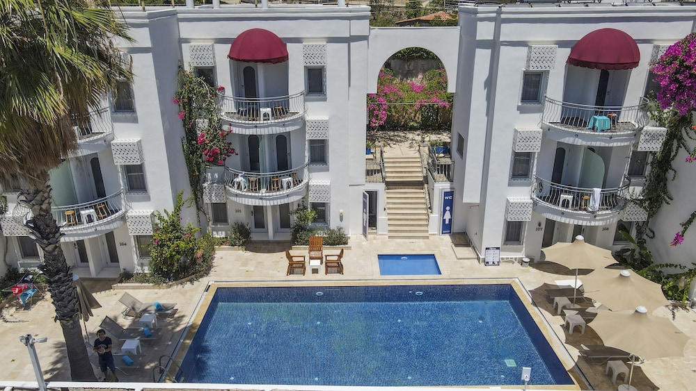 la brezza suite and hotel