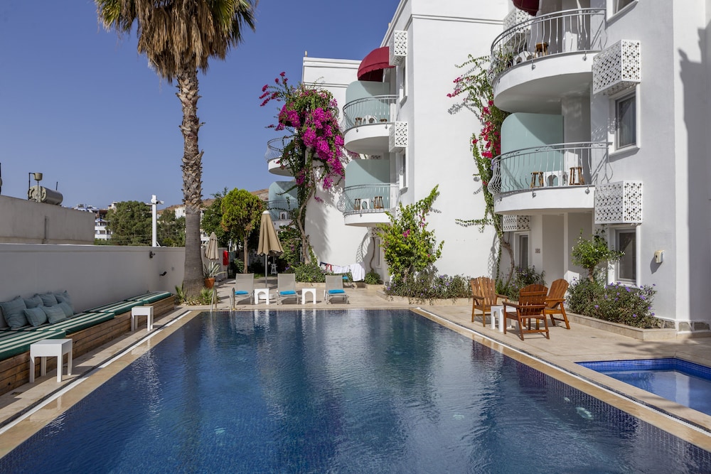 la brezza suite and hotel