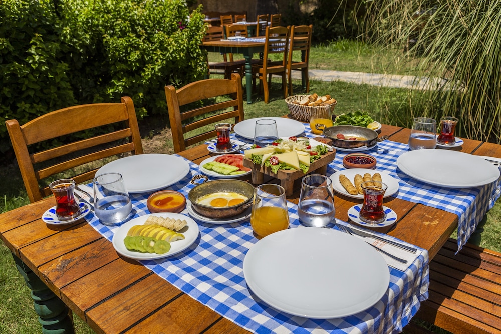 la brezza suite and hotel