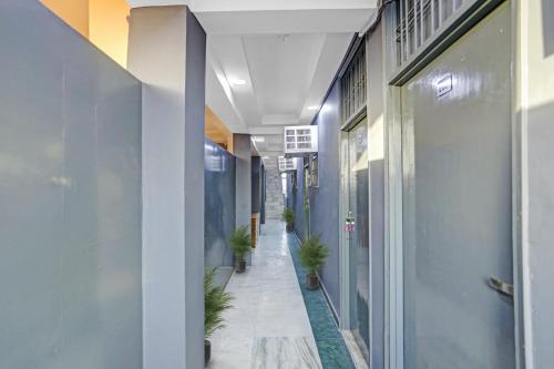 Hotel O Metro Inn,Noida>>Delhi,3 star