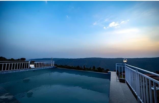 strawbella inn villa mahabaleshwar