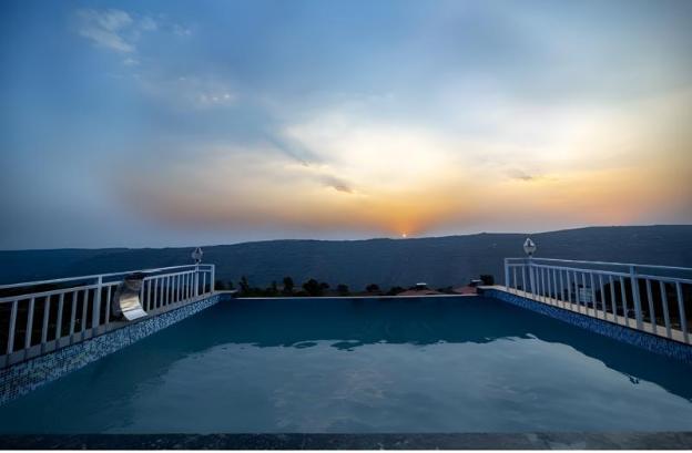 strawbella inn villa mahabaleshwar