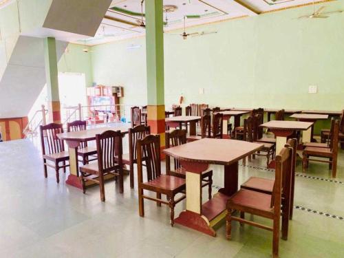 Spot On 90308 Hotel Vinay Plaza & Restaurant,Pilani>>Churu,3 star