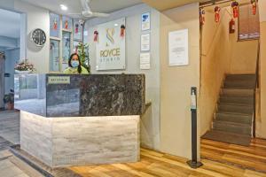 collection o royce studios near pune airport