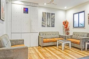 collection o royce studios near pune airport