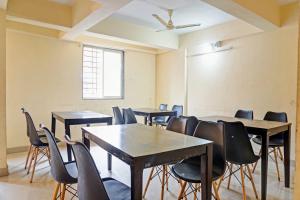 collection o royce studios near pune airport