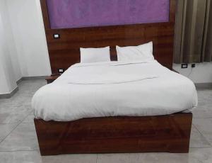 hotel o garden view hotel near hero honda chowk