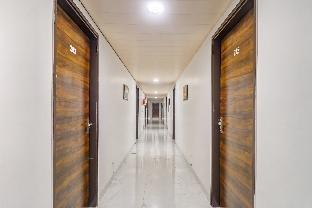 townhouse 687 hotel 77