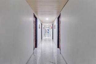 townhouse 687 hotel 77