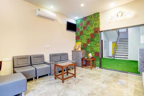 super townhouse pine tree